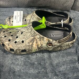 Crocs Classic Realtree APX Clogs. New without tags tags size 16